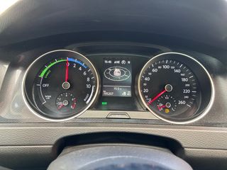 Golf GTE hybrid enchufable 204cv