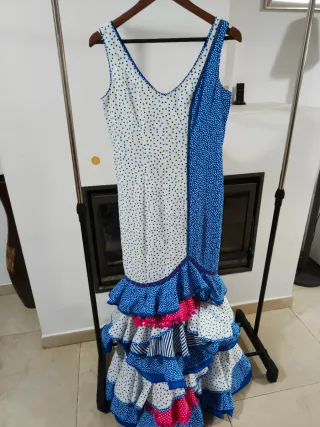 Traje de flamenca volantes lunares