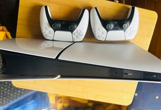 PlayStation 5 Slim Digital + 2 Mandos Dualsense -