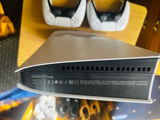 PlayStation 5 Slim Digital + 2 Mandos Dualsense -