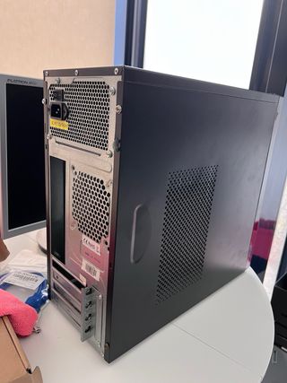 Caja PC con Fuente de Alimentación 500W