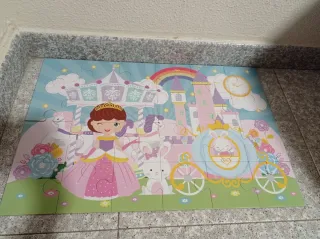 Puzzle de suelo Princesas 60x40cm
