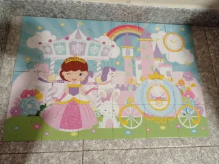 Puzzle de suelo Princesas 60x40cm