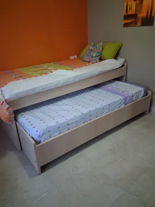 Cama nido madera 90cm. Incluye 2 colchones