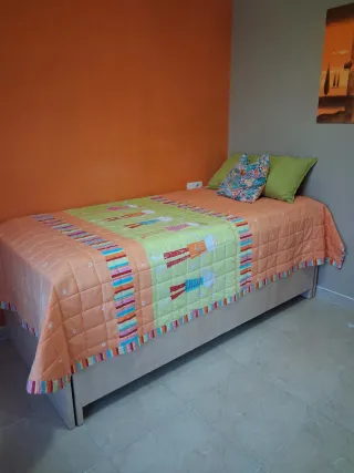 Cama nido madera 90cm. Incluye 2 colchones