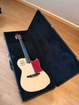 Guitarra Godin Multiac SA Nylon