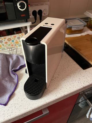 Cafetera Nespresso Essenza Mini Blanca