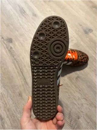 Adidas Samba OG Leopardo Rojo Talla 40