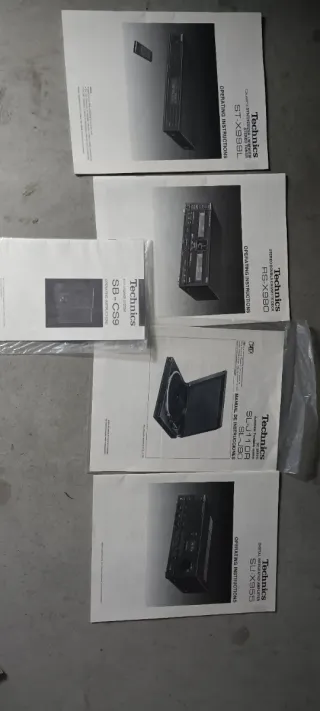 Equipo de música Technics+ altavoces con peana