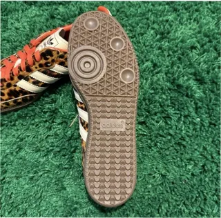 Adidas Samba OG Leopardo Rojo Talla 41