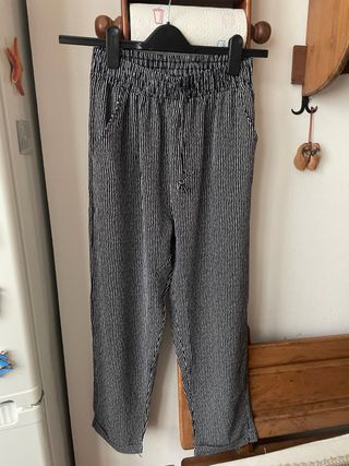 Pantaloni leggeri neri e bianchi