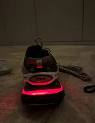 Balenciaga Track Sneakers Grises y Rojas