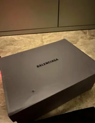 Balenciaga Track Sneakers Grises y Rojas