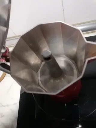 Cafetera italiana roja