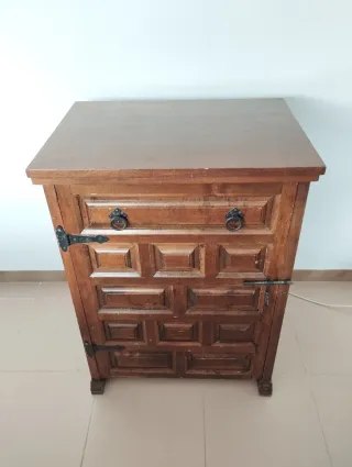 Máquina de coser Singer con mueble