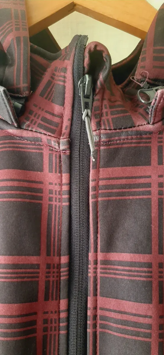 Chaqueta Janina cuadros morados y negro