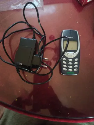 Nokia 3310 gris y verde