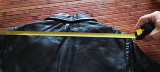Chaqueta negra de piel Zara T.36. Tipo Americana