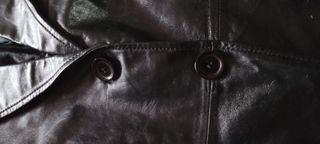 Chaqueta negra de piel Zara T.36. Tipo Americana