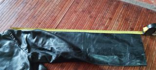 Chaqueta negra de piel Zara T.36. Tipo Americana