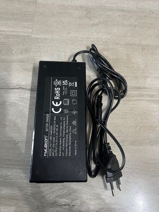 Cargador Hyleton 54.6V 2A Patinete Eléctrico