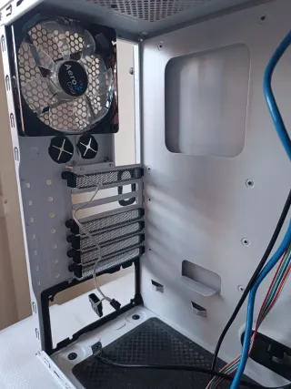 Caja PC Aerocool Strike-X Advance Blanca