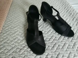 Zapatos de baile latino negros
