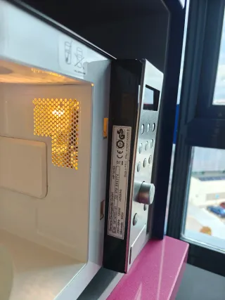 Microondas Bosch HMT745B/01 800W Buen estado