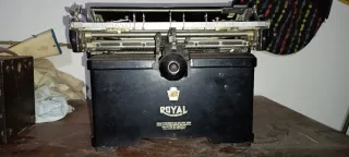 Máquina de escribir Royal antigua