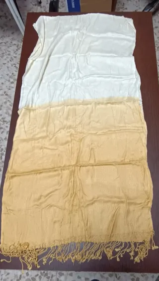 Pashmina degradada blanco y amarillo