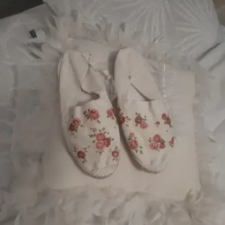Zapatillas de esparto con flores
