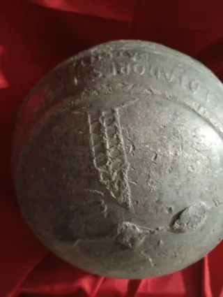 Boya de mar antigua de aluminio