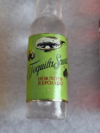 Set di 4 portachiavi con miniatura di birre messicane