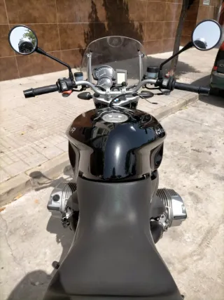 BMW R 1200 R Negra y Plateada