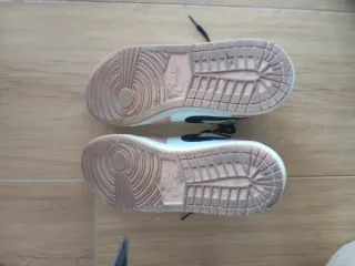 Zapatillas Nike Air Jordan Rosa y Blanco