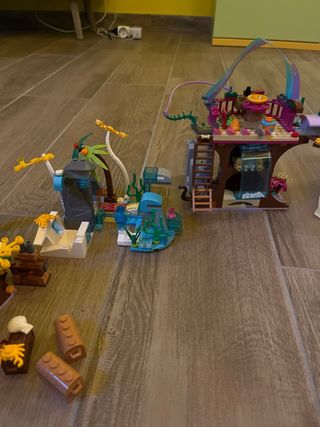 Lego Set - Casa sull'albero e personaggi
