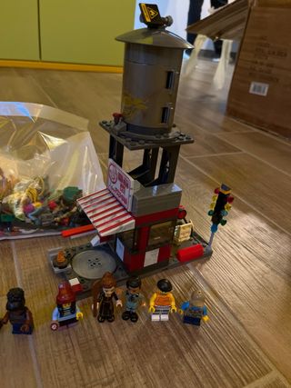 Lego Set - Casa sull'albero e personaggi