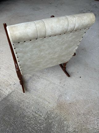 Butaca Mecedora Beige y Madera