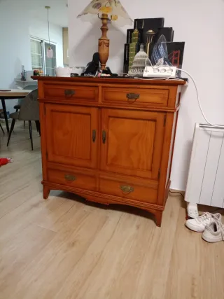 2 muebles de Comedor Madera