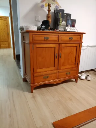 2 muebles de Comedor Madera