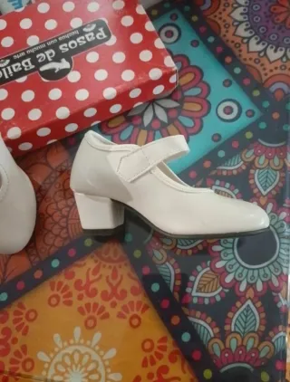 Zapatos blancos tacón niña talla 24