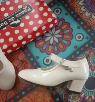 Zapatos blancos tacón niña talla 24