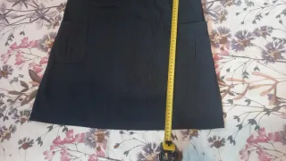 Vestido gris Stradivarius cuello barco con botón