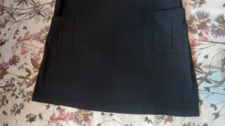 Vestido gris Stradivarius cuello barco con botón