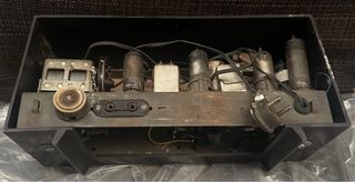 Radio antigua a válvulas