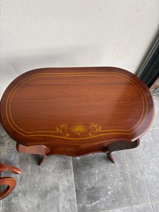 Mesa auxiliar de madera