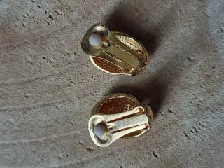 Orecchini clip vintage oro e nero