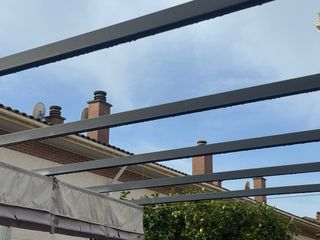 Estructura de pérgola metálica 3x3