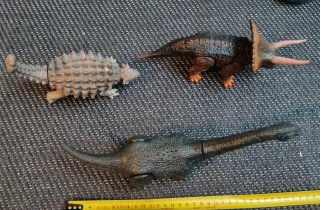 Lote 8 dinosaurios y 2 libros nuevos dinosaurios