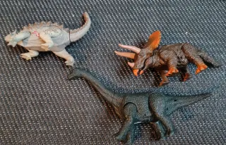 Lote 8 dinosaurios y 2 libros nuevos dinosaurios